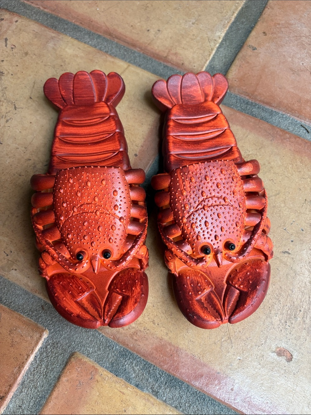 LOBSTER SLIDES! Size 8